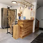 Leni's Mountain Bed & Breakfast Dienten am Hochkoenig