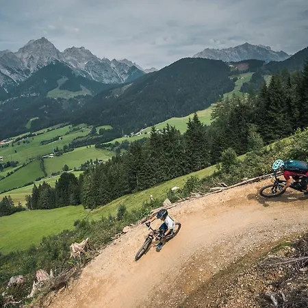 Leni's Mountain Oda ve Kahvaltı Dienten am Hochkönig