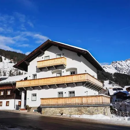 Leni's Mountain 3*