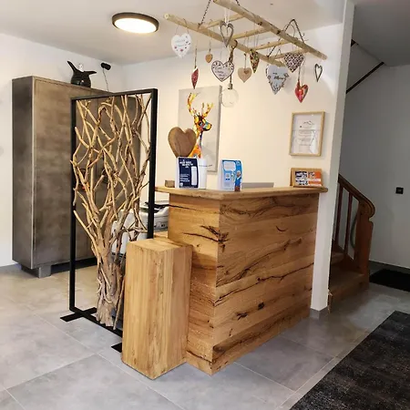 Leni's Mountain Bed & Breakfast Dienten am Hochkoenig