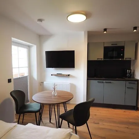 Leni's Mountain Oda ve Kahvaltı